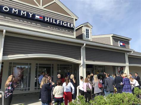 tommy hilfiger philadelphia premium outlet